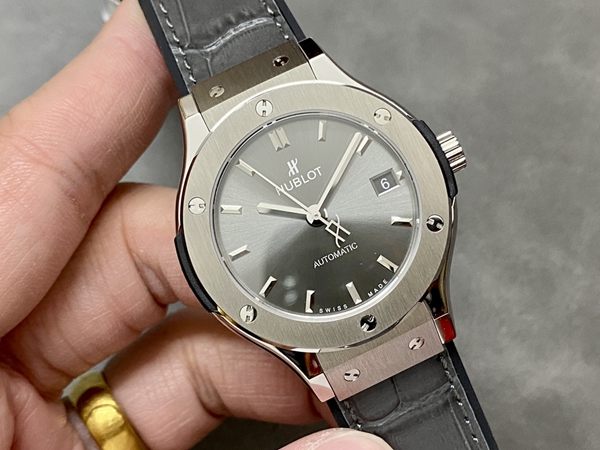 ウブロコピー時計正面デザイン